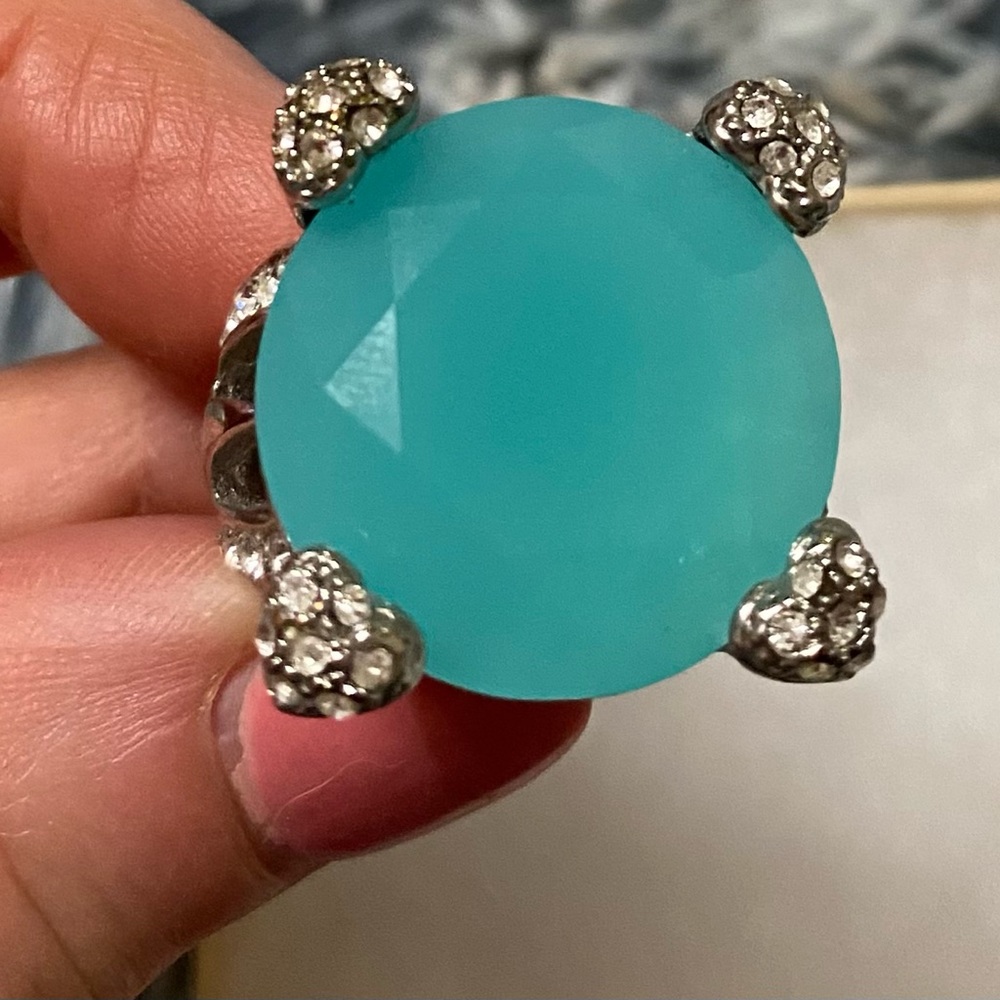 Turquoise Rhinestone Cocktail Ring Size 8 - Picture 2 of 4